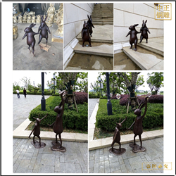 兩只小兔子跳舞銅雕塑