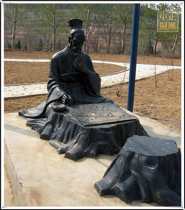 古代下象棋雕塑.jpg