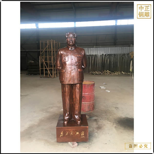 4純銅毛主席背手像鑄造.jpg